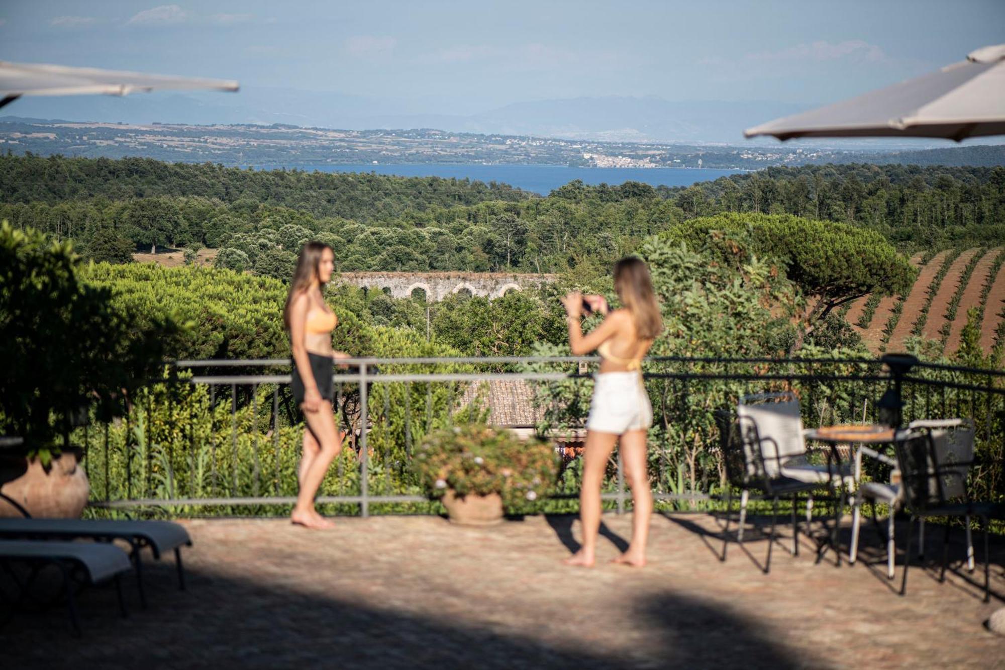 Villa Clodia Relais Manziana Exterior photo